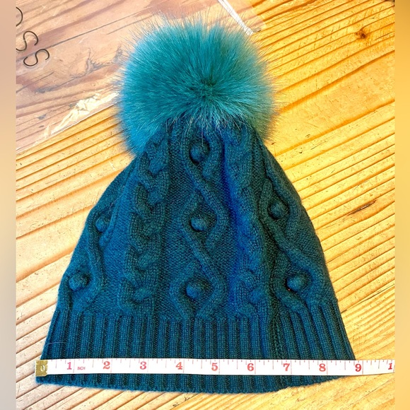 NWT Kinross Cashmere Cable Hat. - Picture 8 of 9